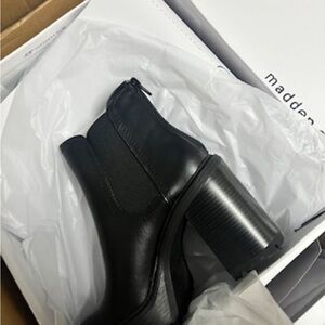 Madden Girl KRISSY Black Chelsea Chunky Boots Women (SIZE) Faux Leather Bootie